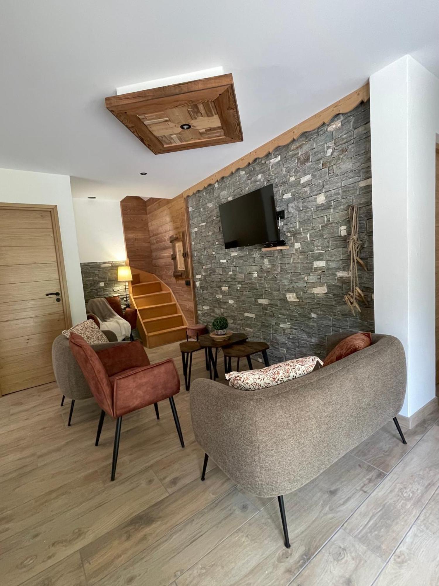 Bed & Breakfast D'hotes Les D'elsa Albiez-Montrond